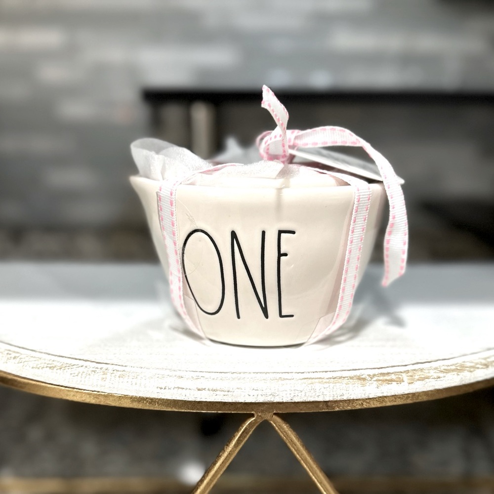 Rae Dunn measuring cups with Pink inside - New